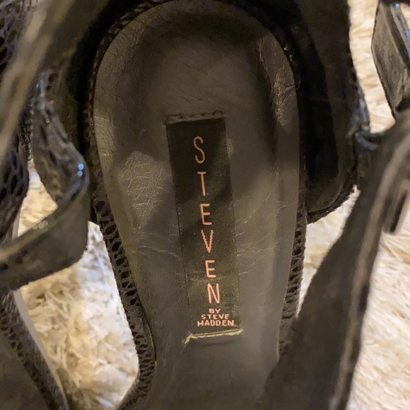 Black Heels - Picture 9 of 9